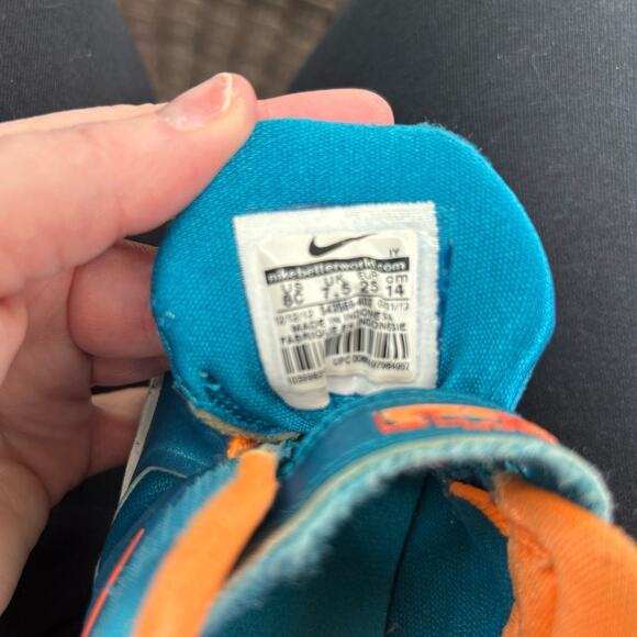 Nike LeBron High Top Sneakers Kids Size 8C - Picture 5 of 5